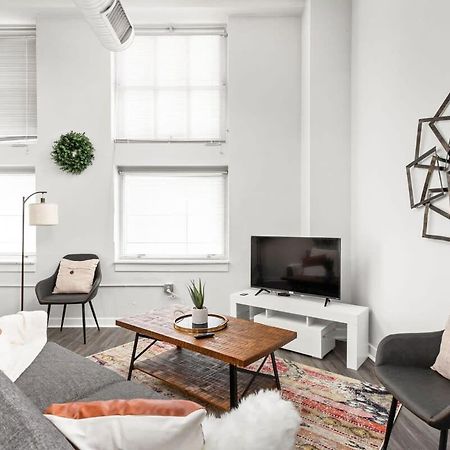 Modern Downtown Apartment 2Br 2Ba By Cozysuites インディアナポリス エクステリア 写真