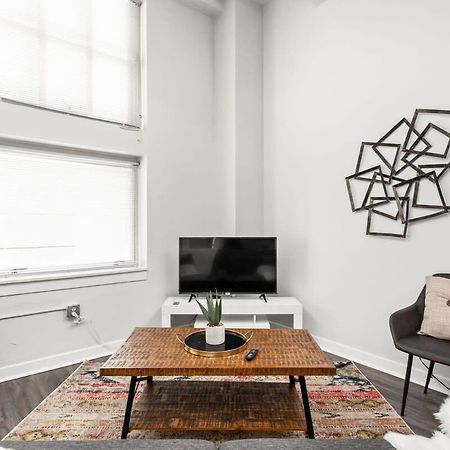 Modern Downtown Apartment 2Br 2Ba By Cozysuites インディアナポリス エクステリア 写真