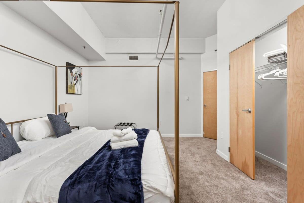 Modern Downtown Apartment 2Br 2Ba By Cozysuites インディアナポリス エクステリア 写真