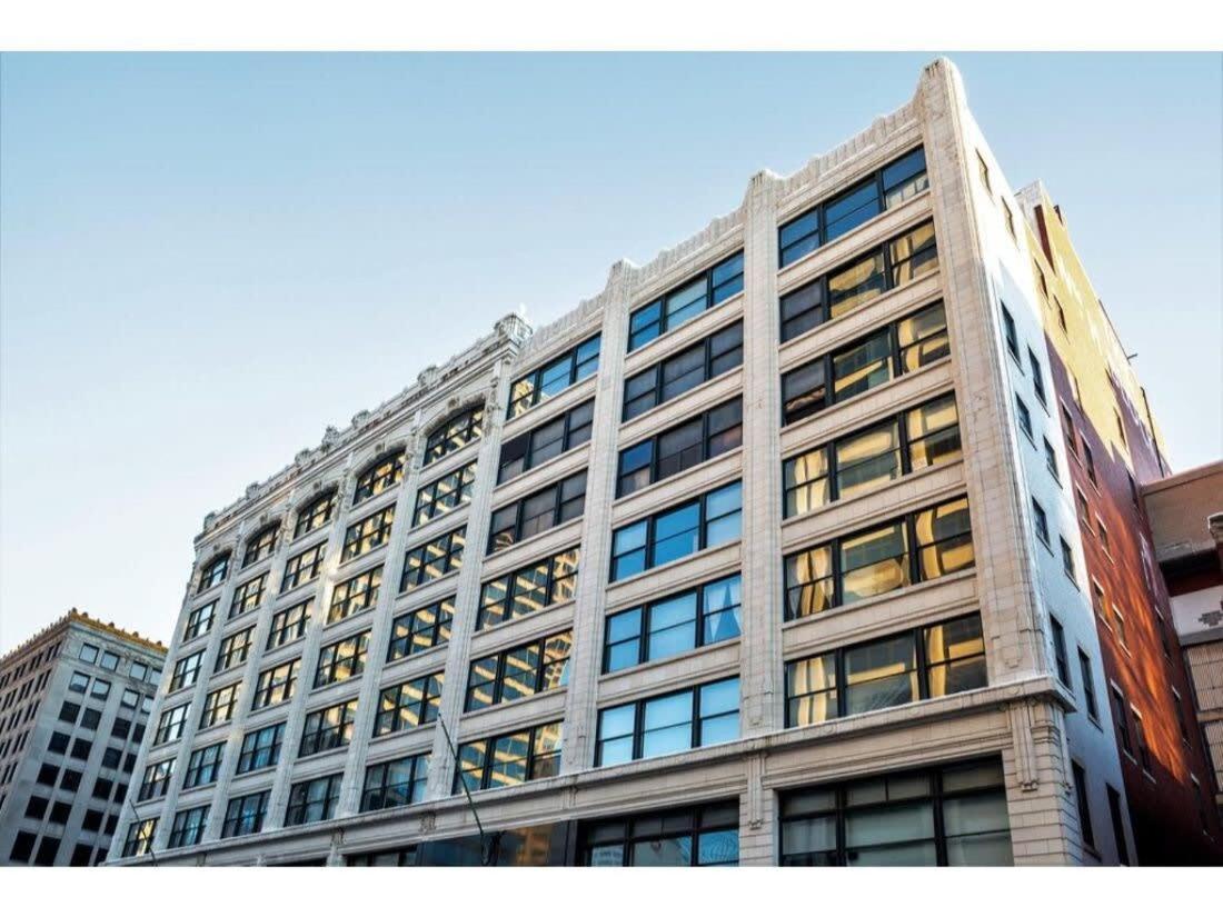Modern Downtown Apartment 2Br 2Ba By Cozysuites インディアナポリス エクステリア 写真