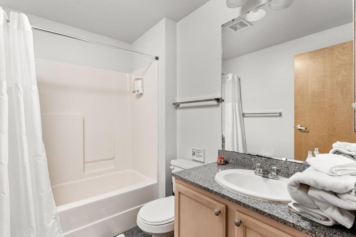 Modern Downtown Apartment 2Br 2Ba By Cozysuites インディアナポリス エクステリア 写真